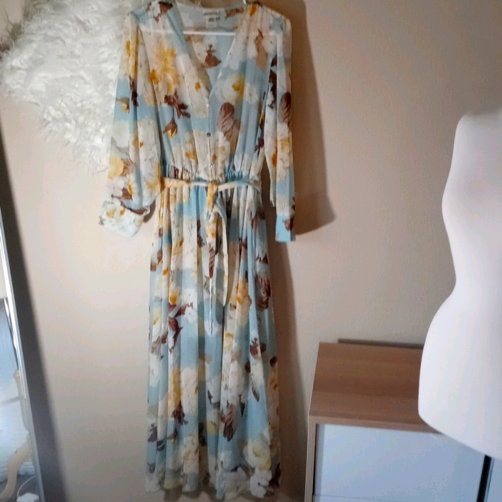 Cute floral long dress new condition Petite